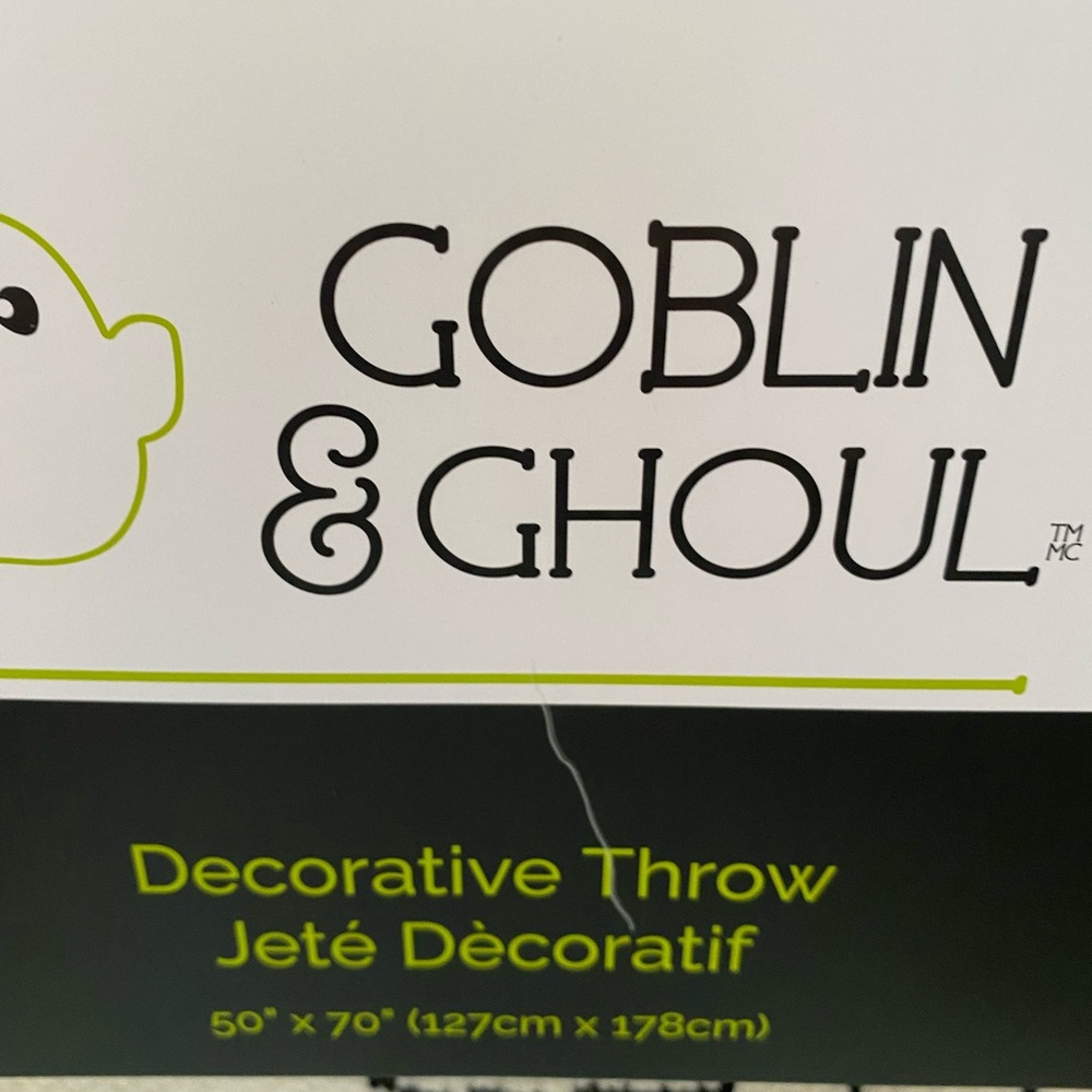 New Viral Halloween Goblin & Ghoul Throw Blanket Ghost Reading Book - Picture 2 of 3